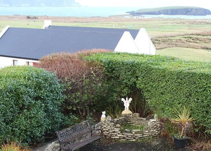 Atlantic Breeze Bed & Breakfast *